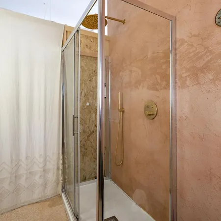 Apartamento Putignani 181 *